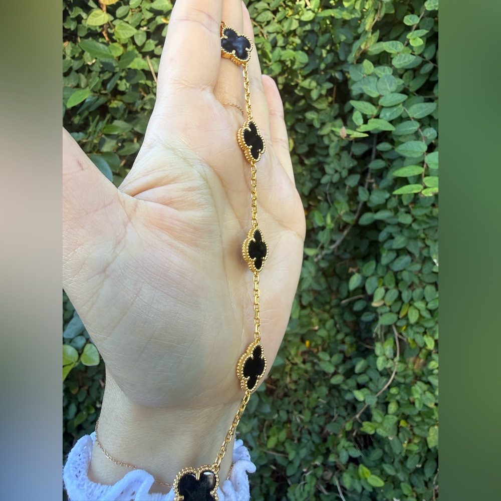 Gold and Black Cloverleaf Bracelet - Picture 4 of 6